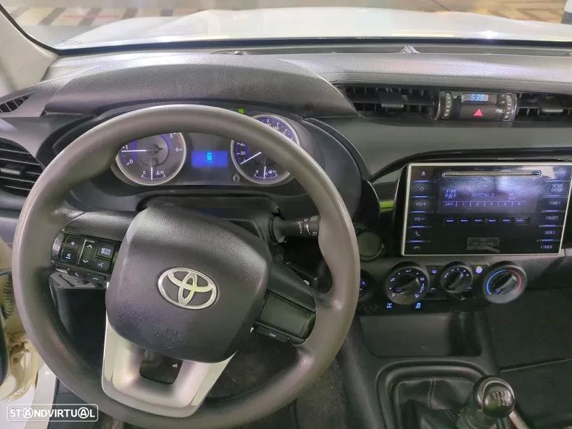 Toyota Hilux 2.4 D-4D 4WD Tracker - 5