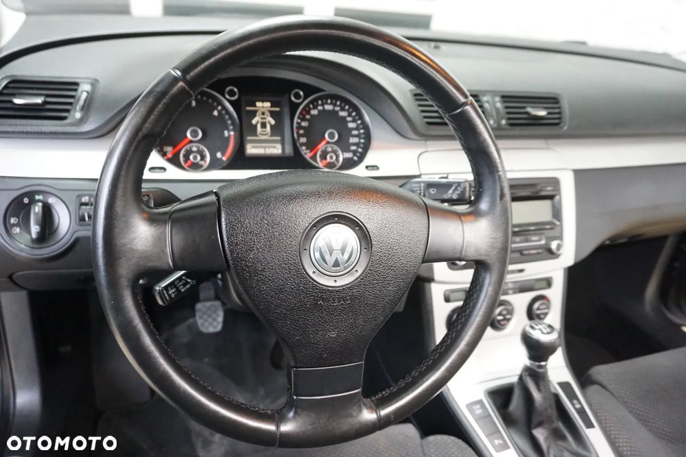 Volkswagen Passat Variant 2.0 TDI DPF Comfortline Blue Motion Technology - 21