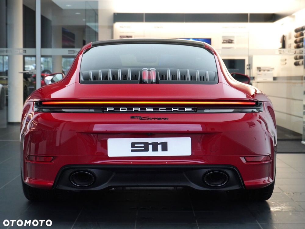 Porsche 911 Carrera - 16