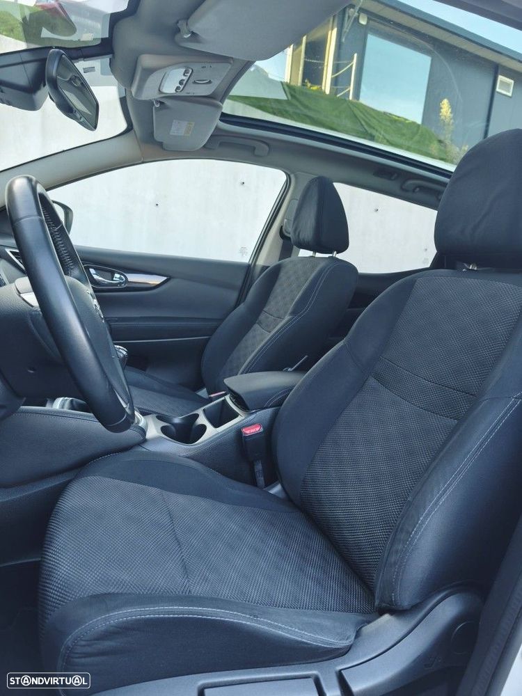 Nissan Qashqai 1.5 dCi N-Connecta - 23