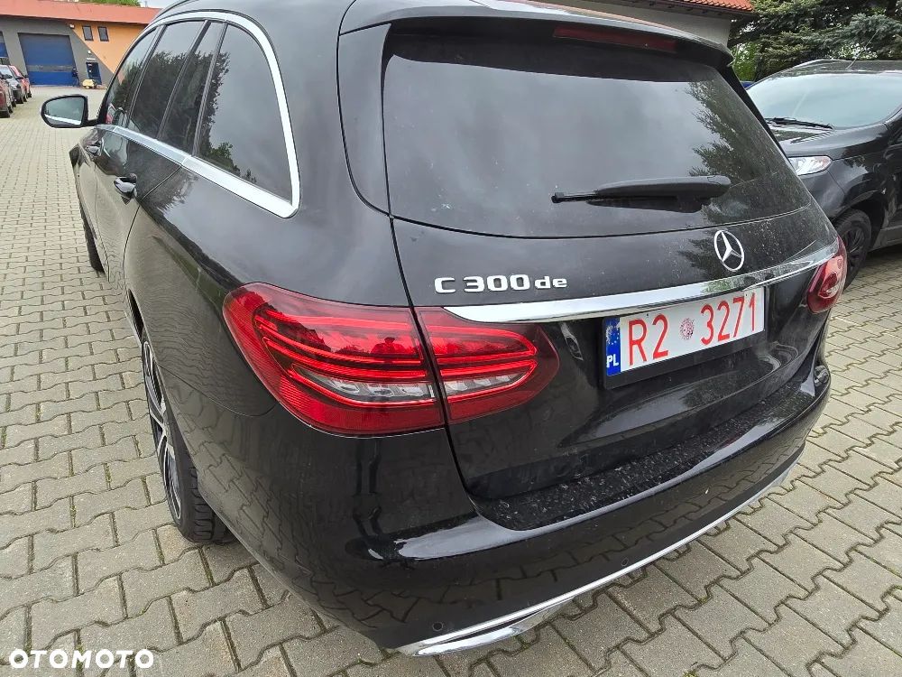 Mercedes-Benz Klasa C 300 de 9G-TRONIC - 10