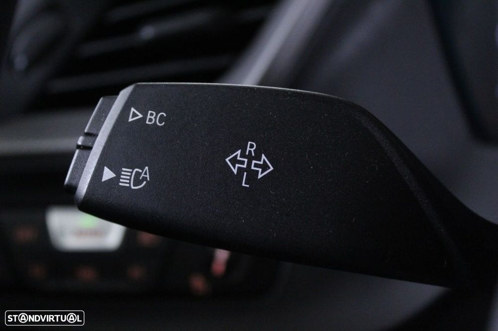 BMW 116 d Pack Desportivo M Auto - 24