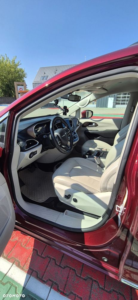 Chrysler Pacifica - 3