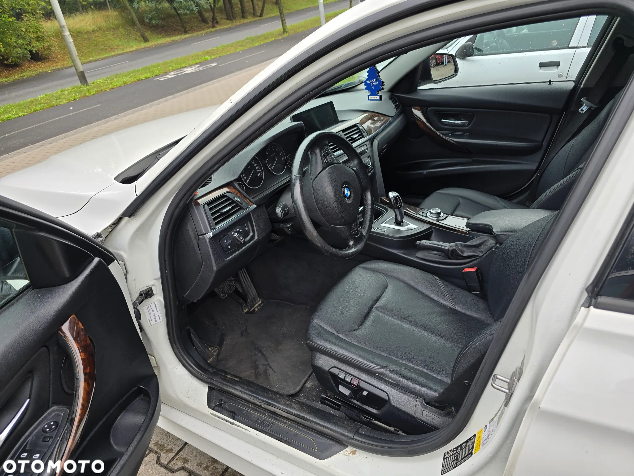 BMW Seria 3 328i xDrive - 25