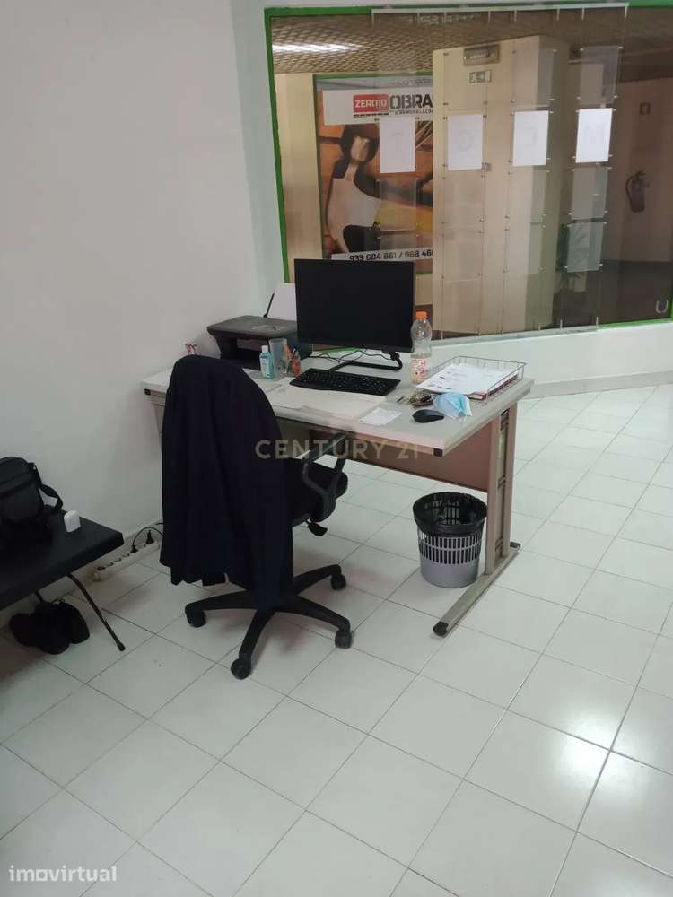 Espaço comercial à venda Rua Professor Dr Egas Moniz - Grande imagem: 3/4