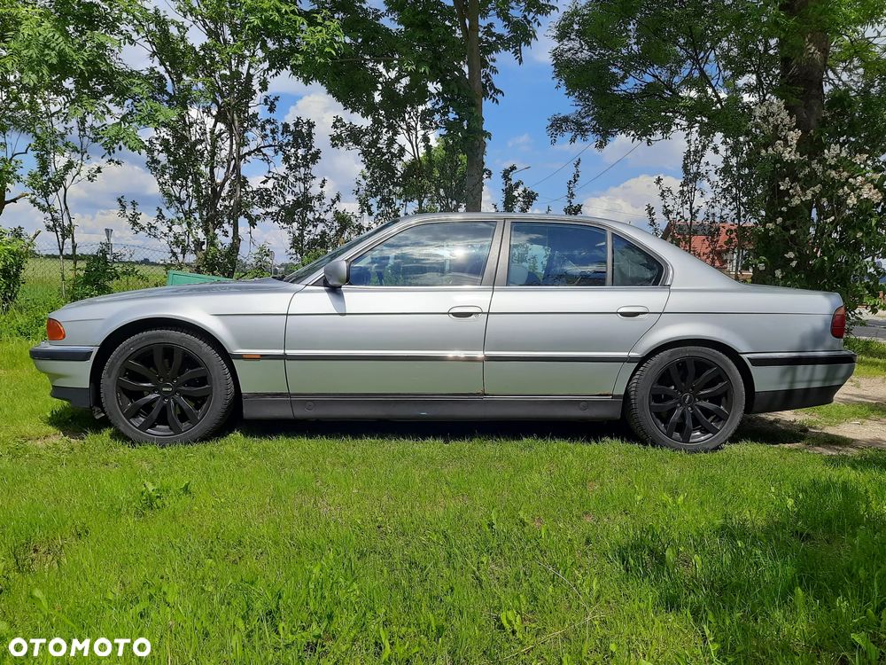 BMW Seria 7 - 26