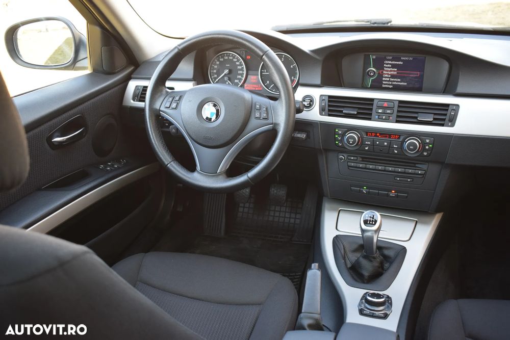 BMW Seria 3 318d Sport Line - 24