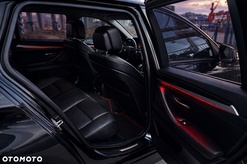 BMW Seria 5 525d xDrive - 5