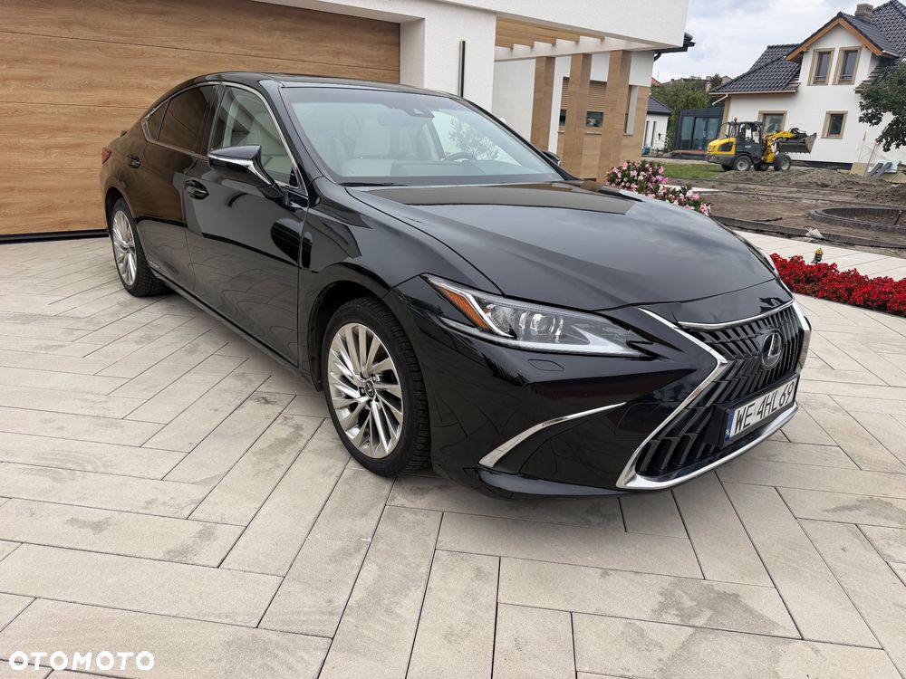 Lexus ES 300h Business Edition + - 11