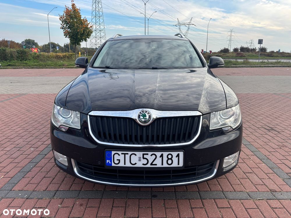 Skoda Superb 2012 photo 2