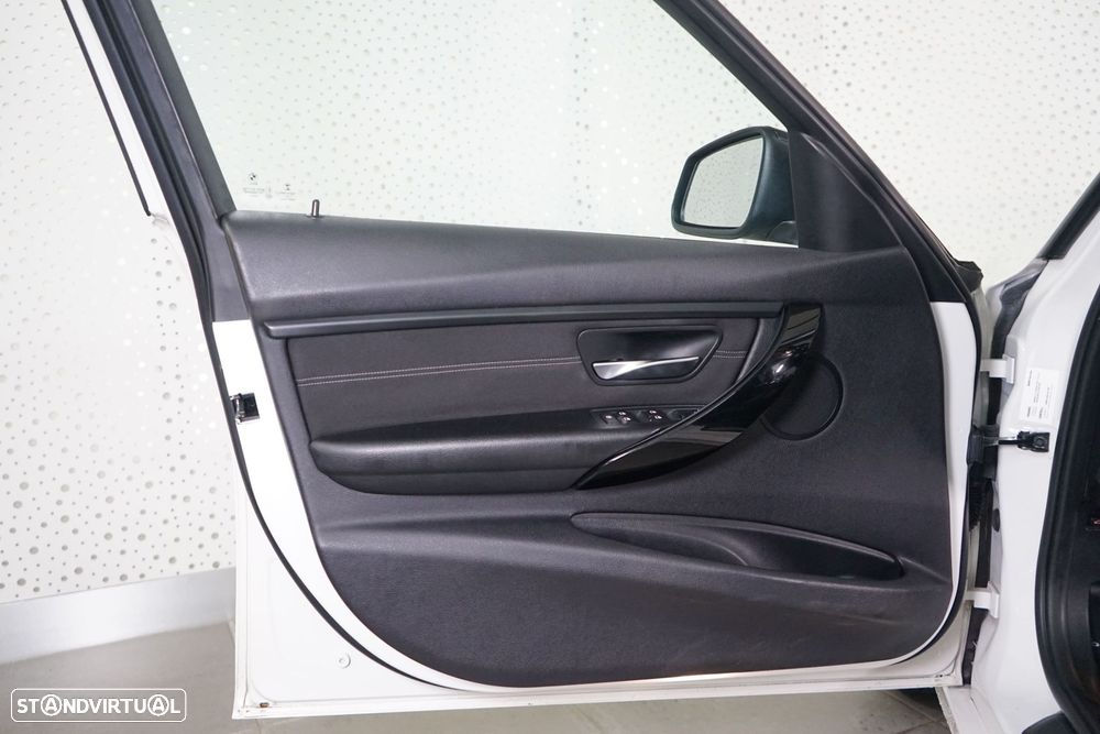 BMW 318 d Touring Line Sport - 19