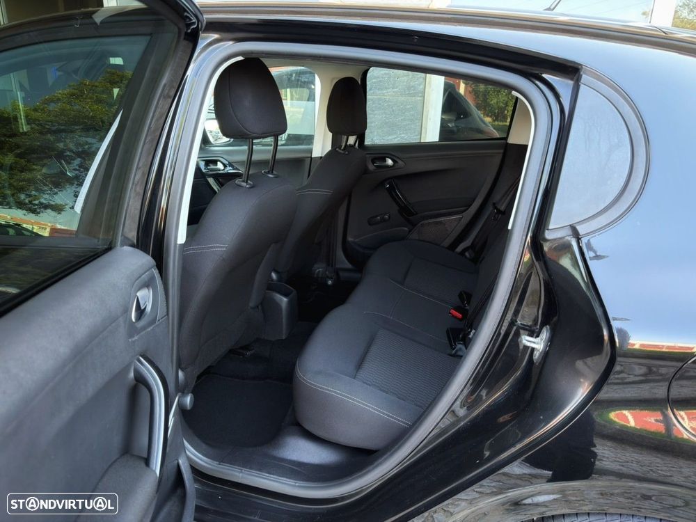Peugeot 208 1.2 PureTech Style - 7