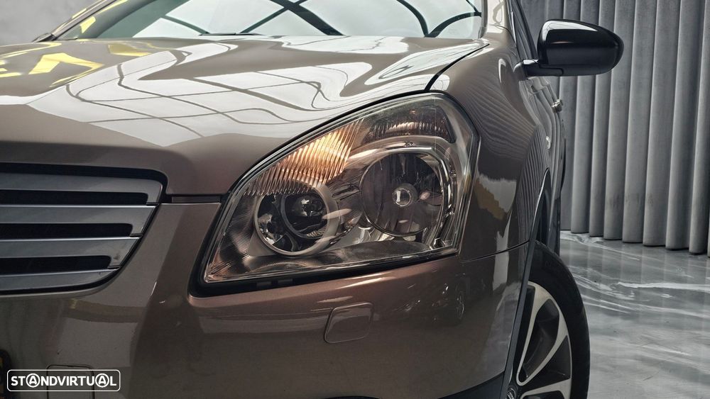 Nissan Qashqai +2 - 32