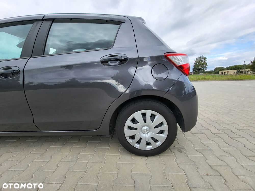 Toyota Yaris - 12
