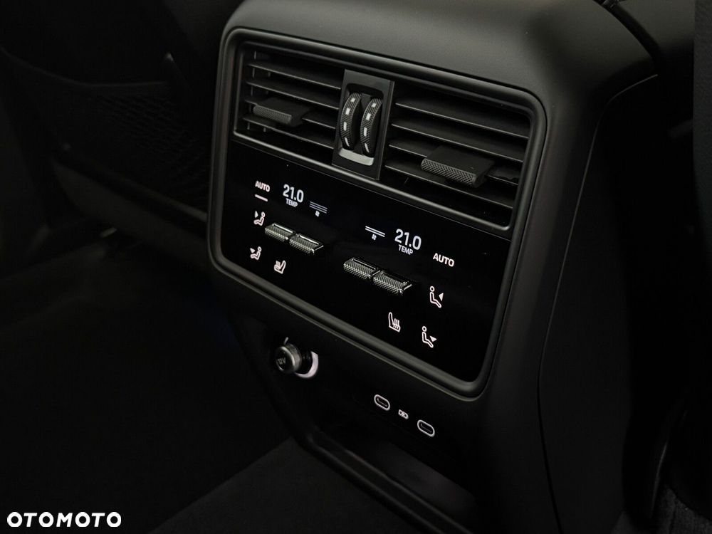 Porsche Cayenne - 31