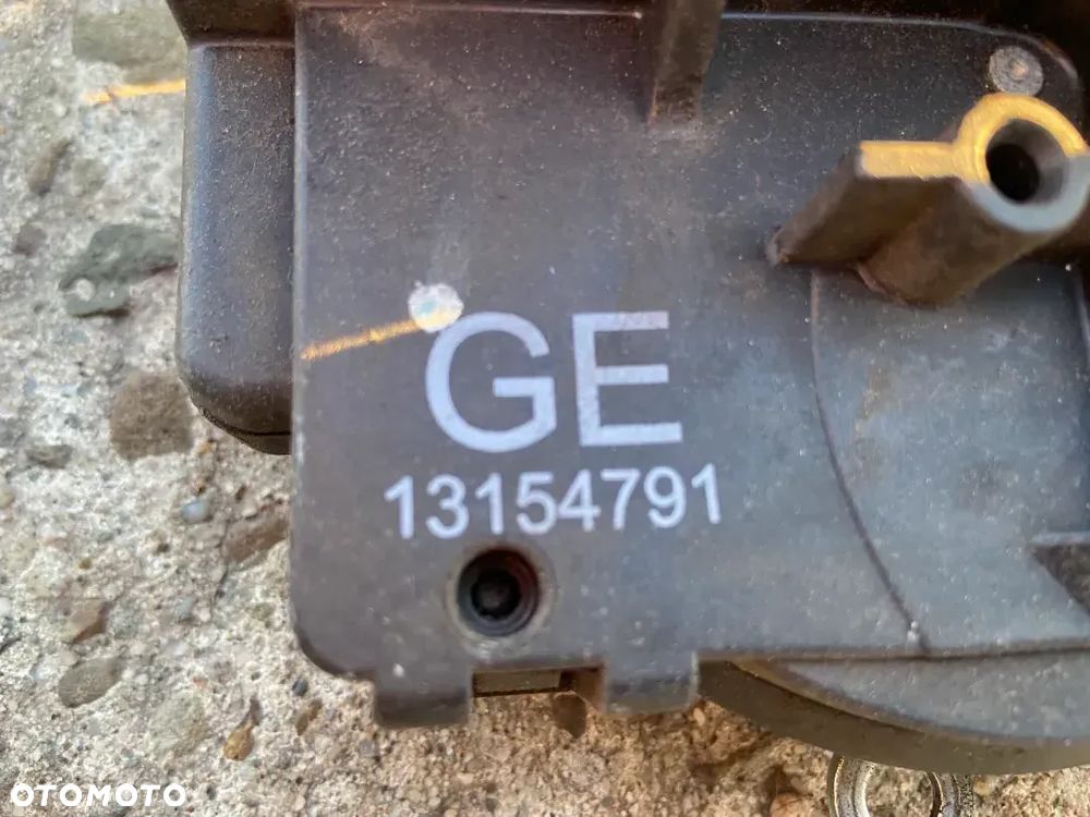 Siłownik centralnego zamka, zamek Opel Corsa C - 3