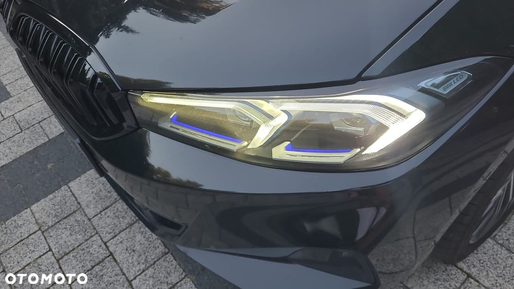 BMW Seria 3 320d mHEV - 12