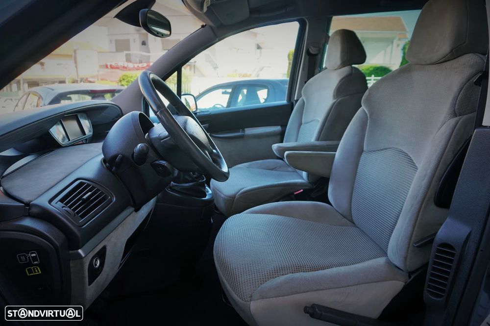 Peugeot 807 2.0 HDi Navteq - 11