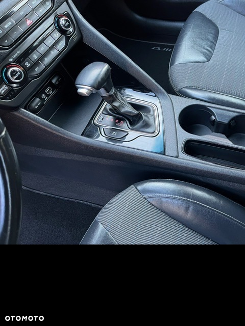 Kia Niro 1.6 GDI Hybrid L Business Line - 19