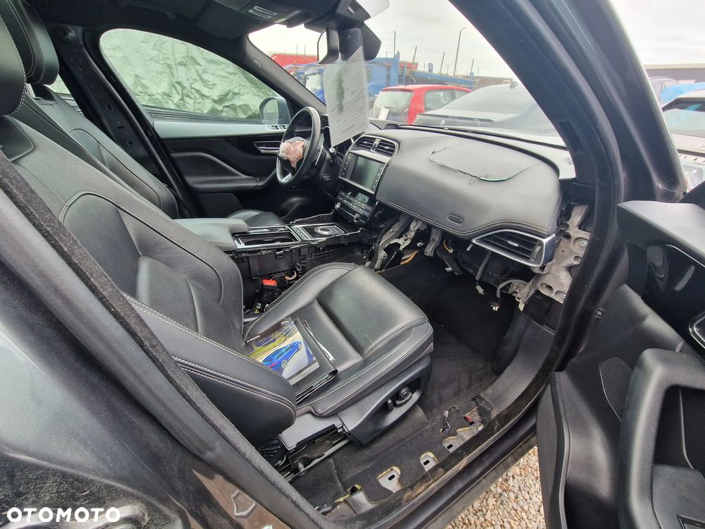 Jaguar F-Pace 2.0 i4D AWD R-Sport - 18
