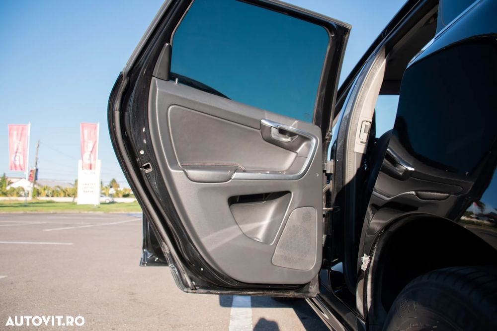 Volvo XC 60 D5AWD Summum - 16