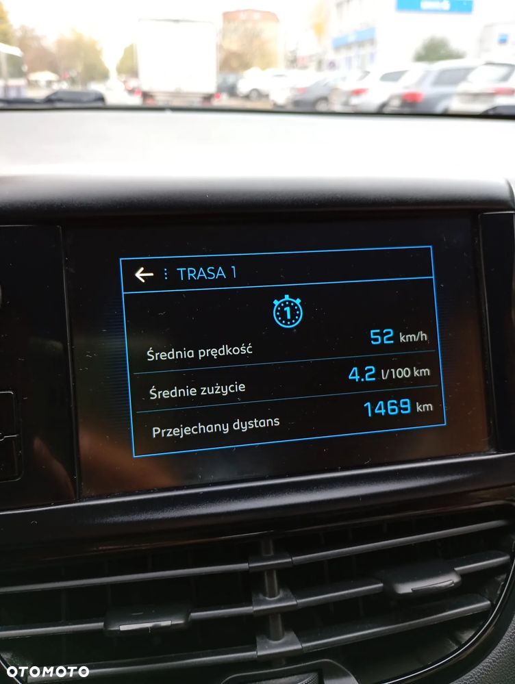Peugeot 208 - 19