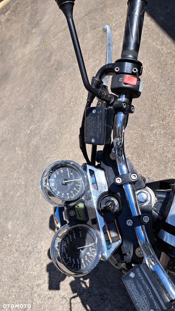 Yamaha XJR - 4