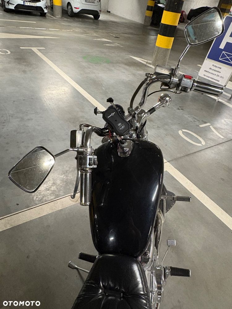 Suzuki Intruder - 5