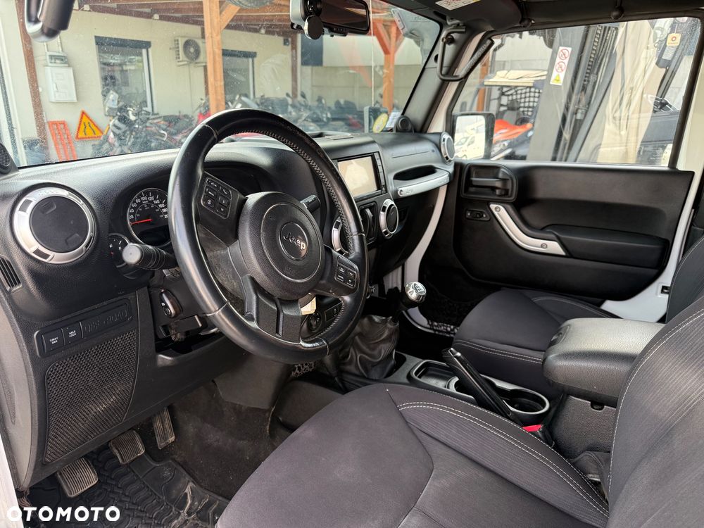 Jeep Wrangler - 17