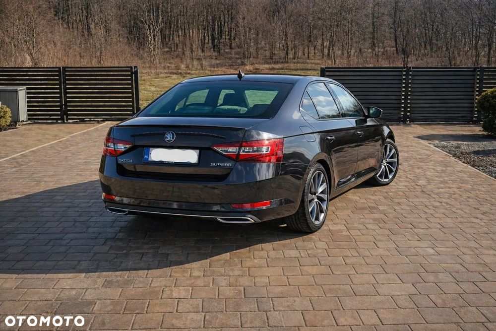 Skoda Superb 2.0 TDI Sportline DSG - 2