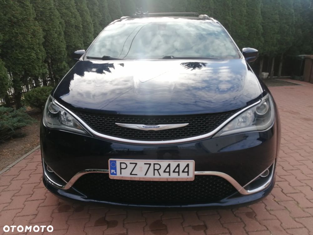 Chrysler Pacifica - 8