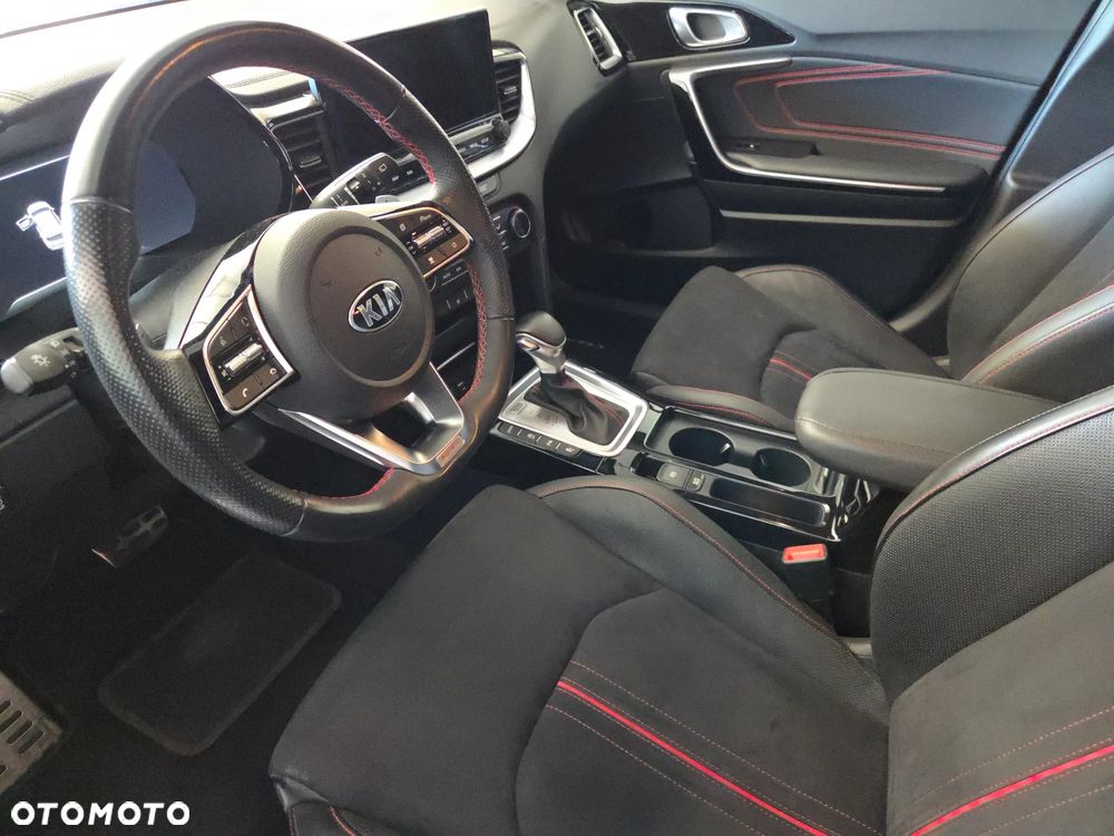 Kia ProCeed 1.6 T-GDI GT DCT - 12