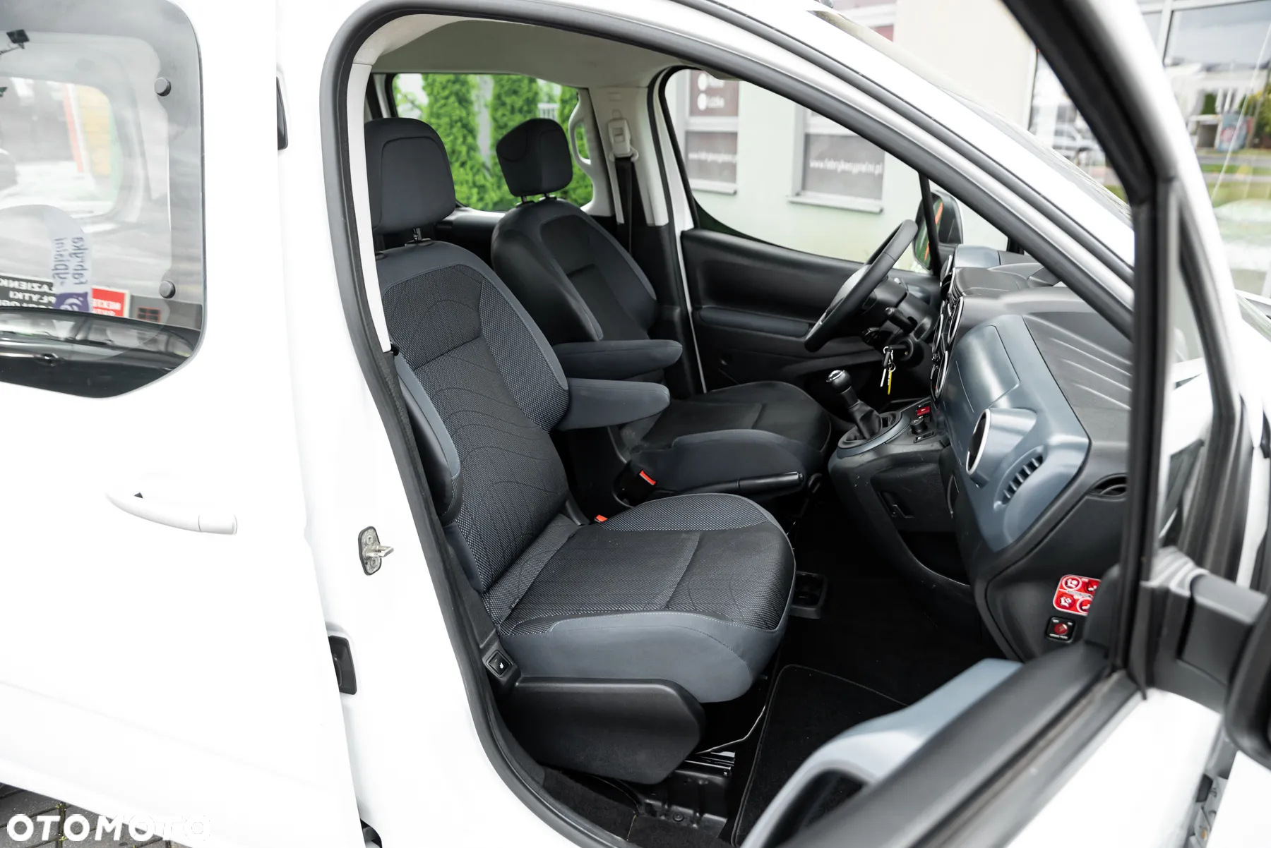 Peugeot Partner Tepee 90 Family - 29