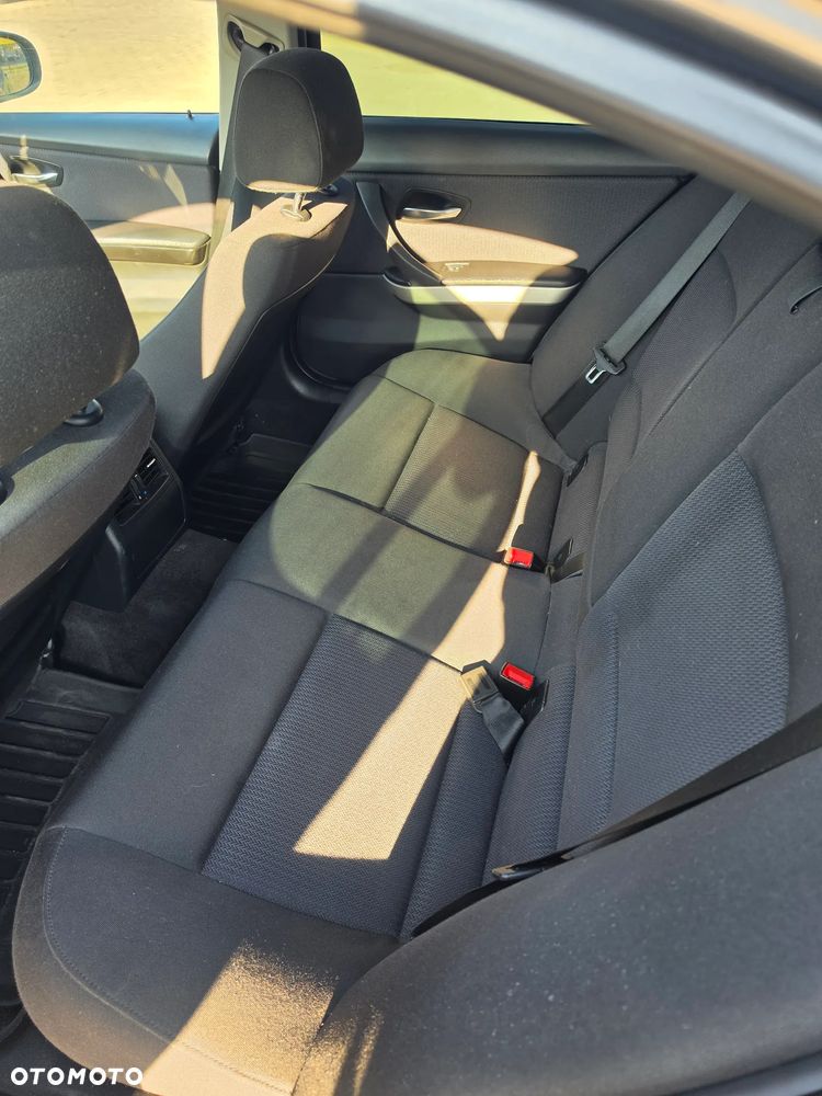 BMW Seria 3 316d - 14