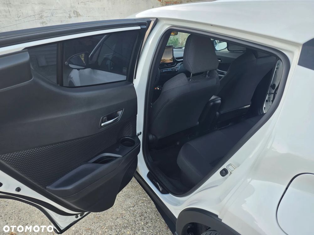 Toyota C-HR - 16