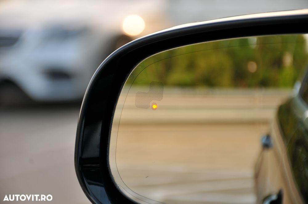 Jaguar XJ 30d LWB Portfolio - 24