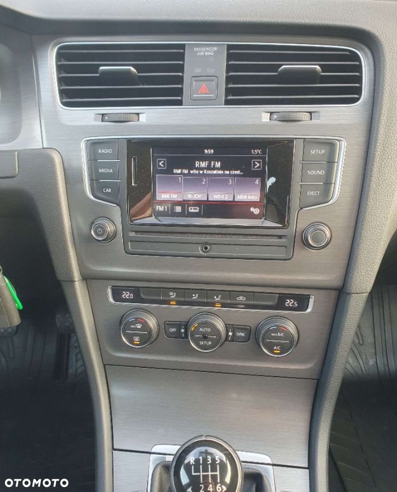 Volkswagen Golf - 22