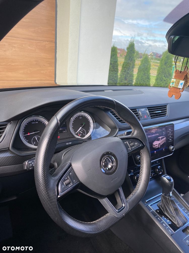 Skoda Superb 2.0 TDI SCR Sportline DSG - 28