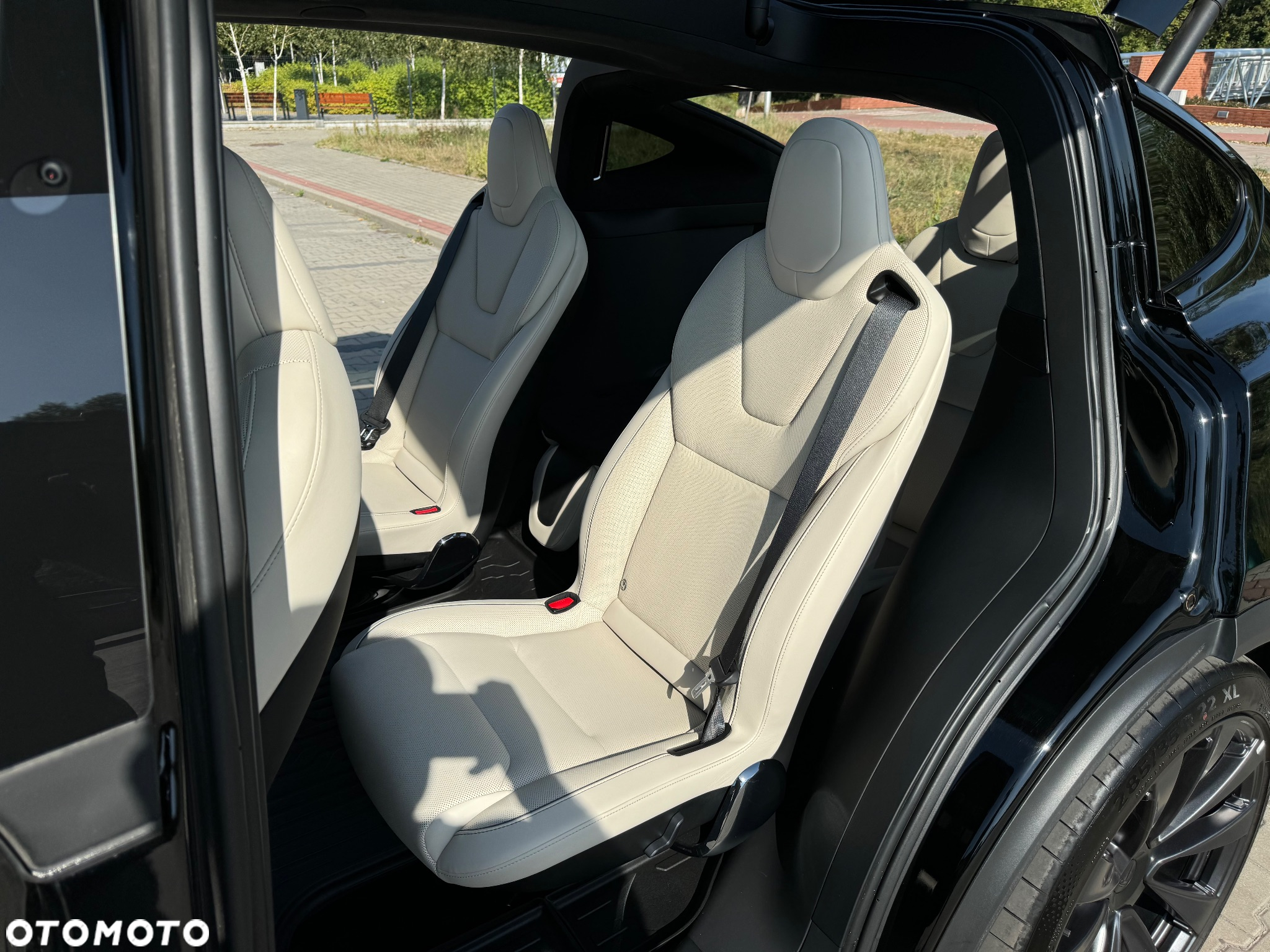 Tesla Model X Plaid - 40