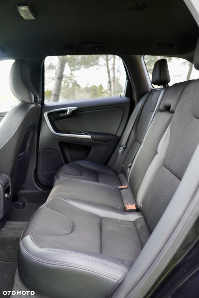 Volvo XC 60 D4 Drive-E Momentum - 11
