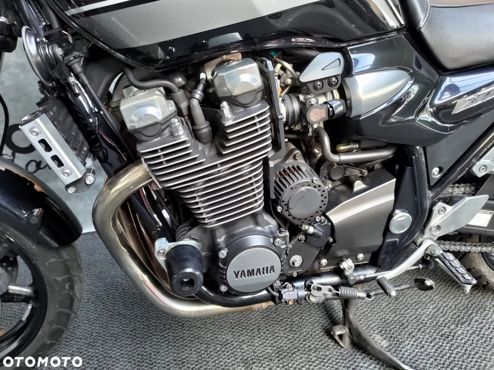 Yamaha XJR - 20