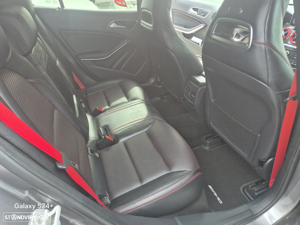 Mercedes-Benz GLA 45 AMG 4Matic Speedshift 7G-DCT Night Edition - 17