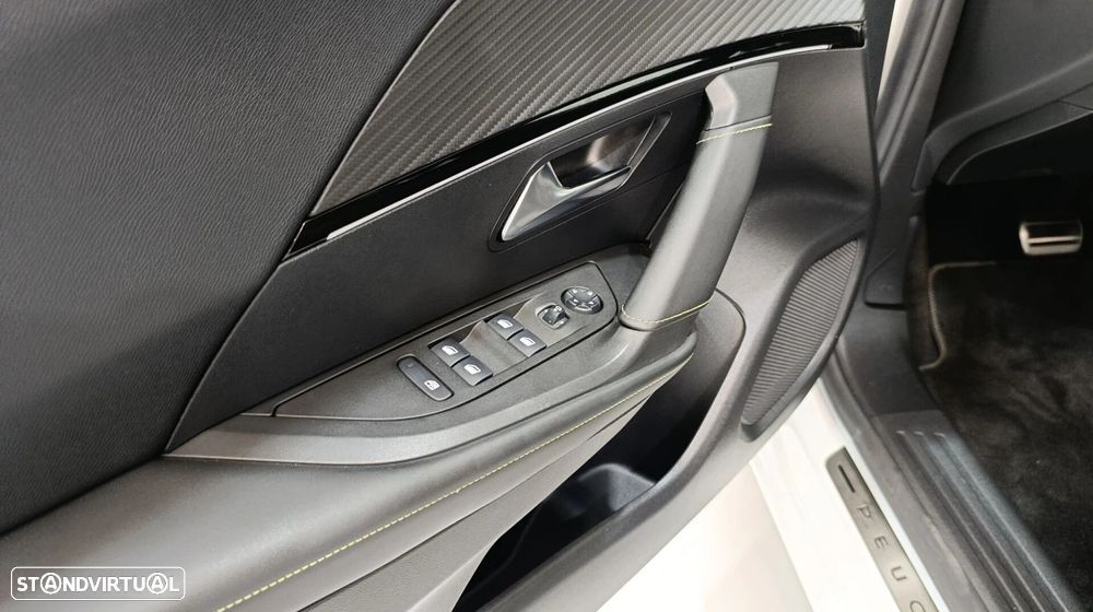 Peugeot 2008 1.2 PureTech GT Line EAT8 - 31