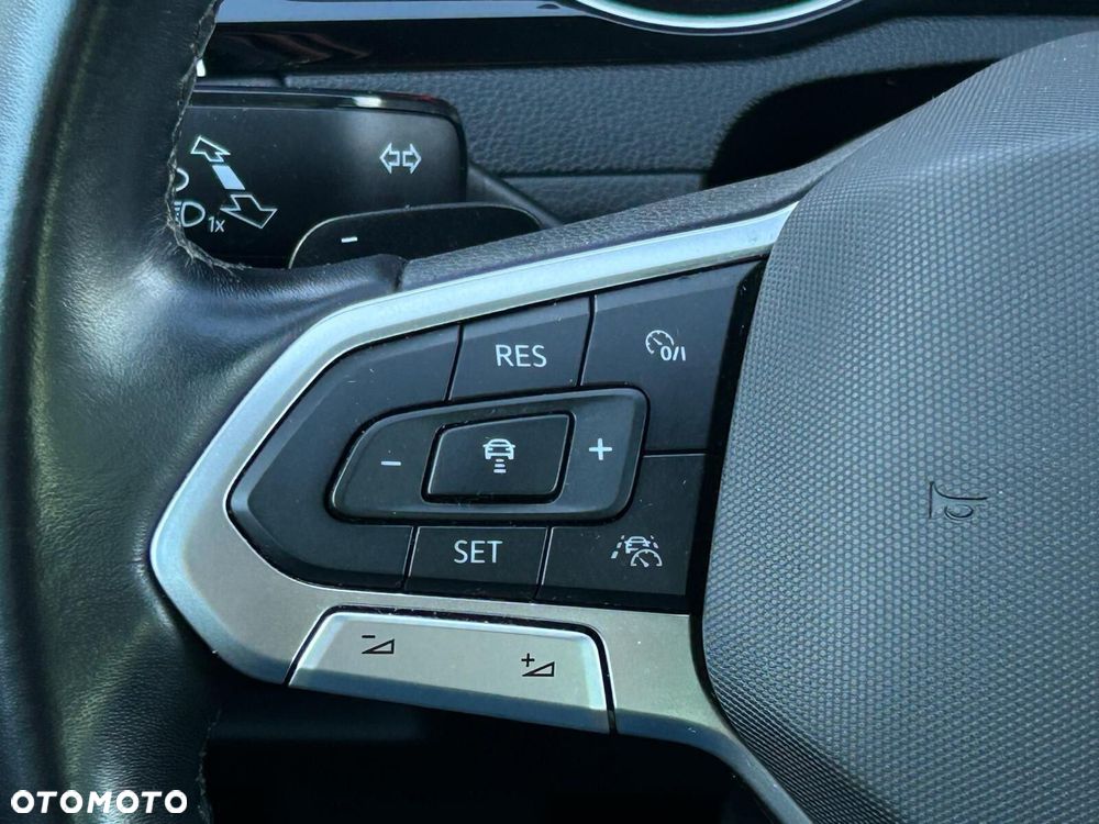 Volkswagen Passat Variant 2.0 TDI EVO Elegance DSG - 23
