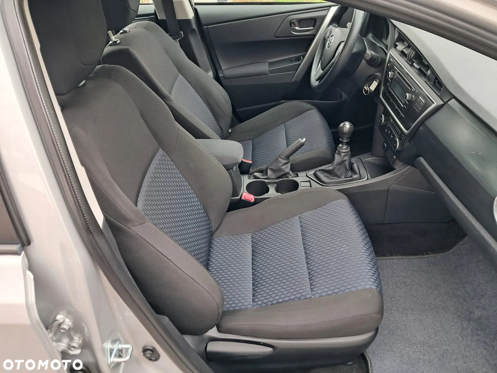 Toyota Auris 1.33 Dual-VVT-i Cool - 24