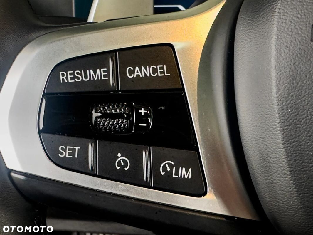 BMW Seria 3 318i Touring M Sport - 19