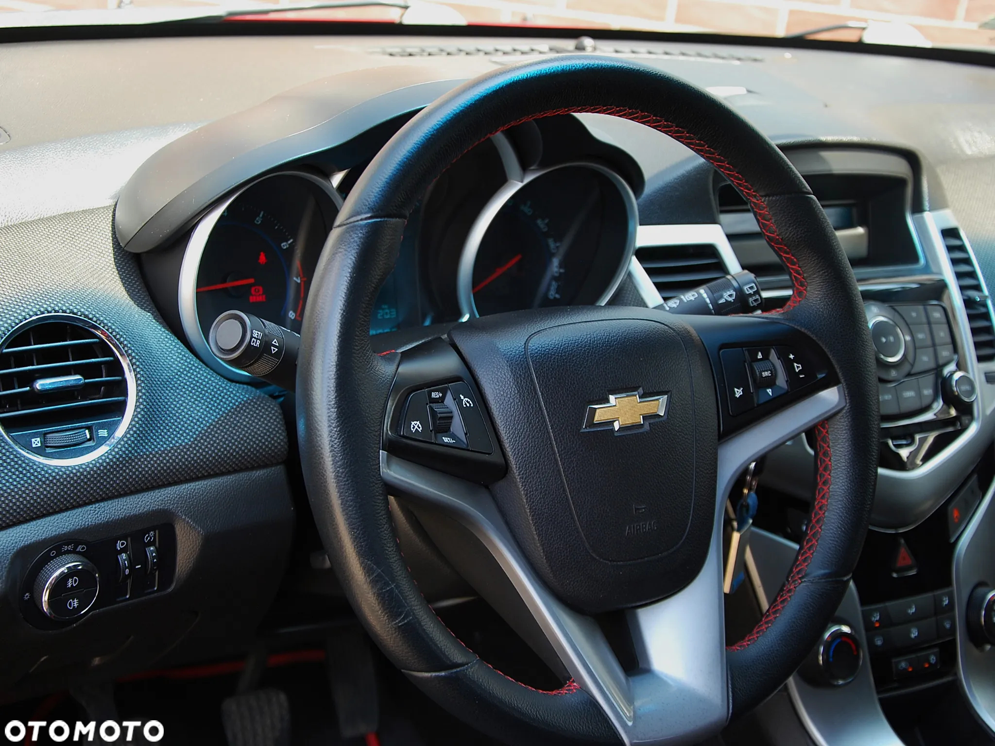 Chevrolet Cruze 1.6 LS+ - 21
