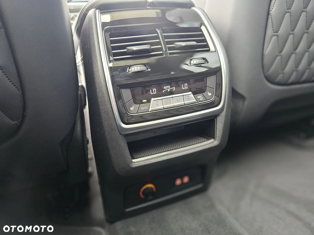 BMW X7 - 33