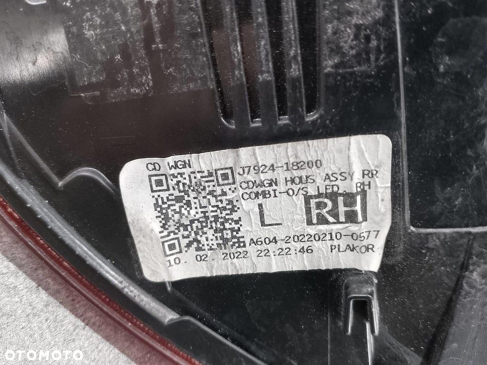 LAMPA TYLNA PRAWA KIA CEE'D III 92402J7150  J7924-18200 KOMBI - 6