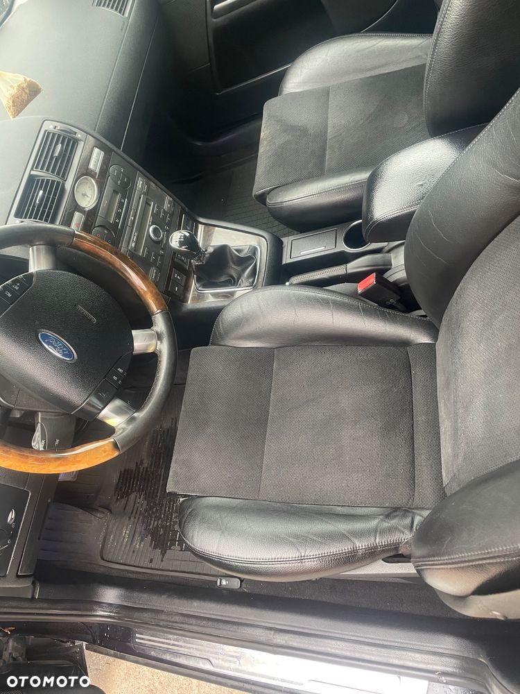 Ford Mondeo 2.0 TDCI Ghia - 13